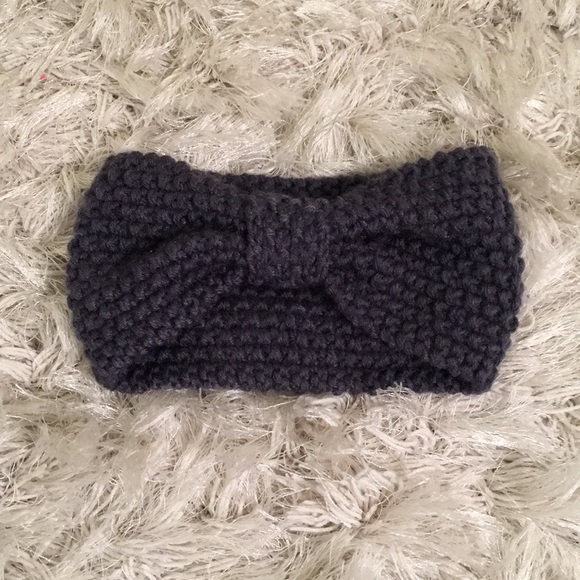 Accessories - Navy winter headband 😍 perfect for a cold day❄️