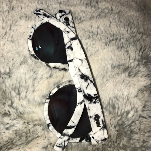 quay sunglasses main image 5