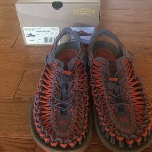 Keen men's Uneek sandal