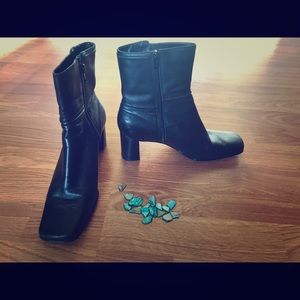 Hot Heeled Boots! 💥