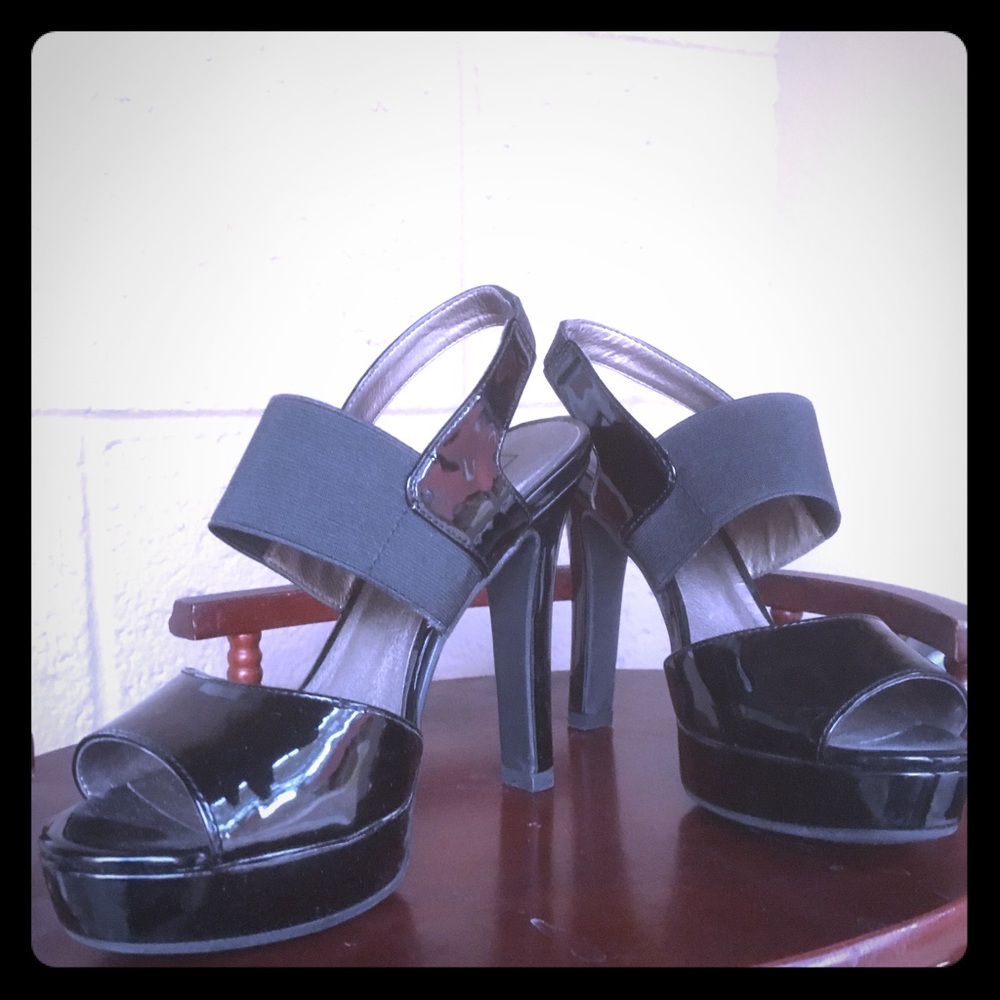 MODA SPANA Platform Peeptoe Patent 5in Heels