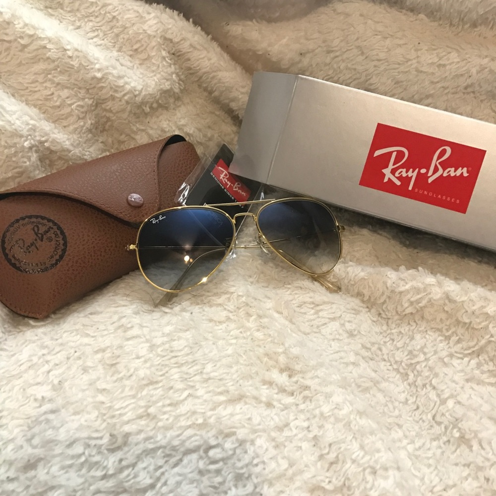 ⭐️Ray-ban blue gradient aviators⭐️