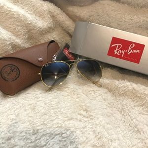 ⭐️Ray-ban blue gradient aviators⭐️