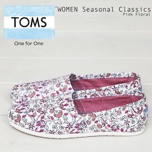 TOMS classic white and pink flowers