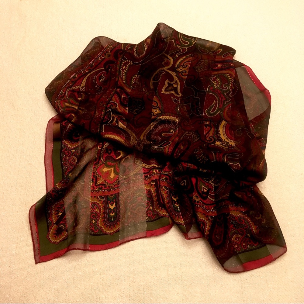 New listing ✨ Gorgeous vintage scarf