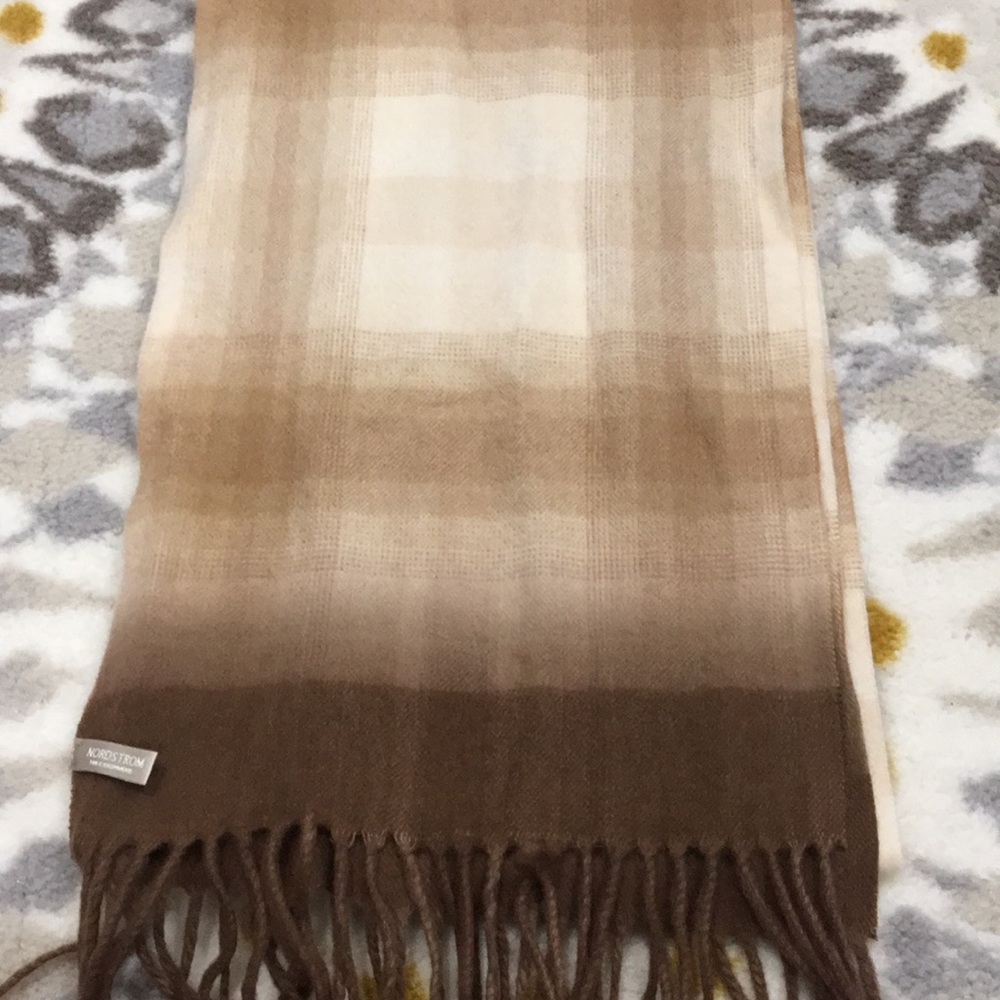 Cashmere scarf