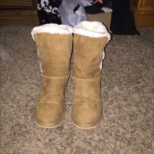 Tan fur boots