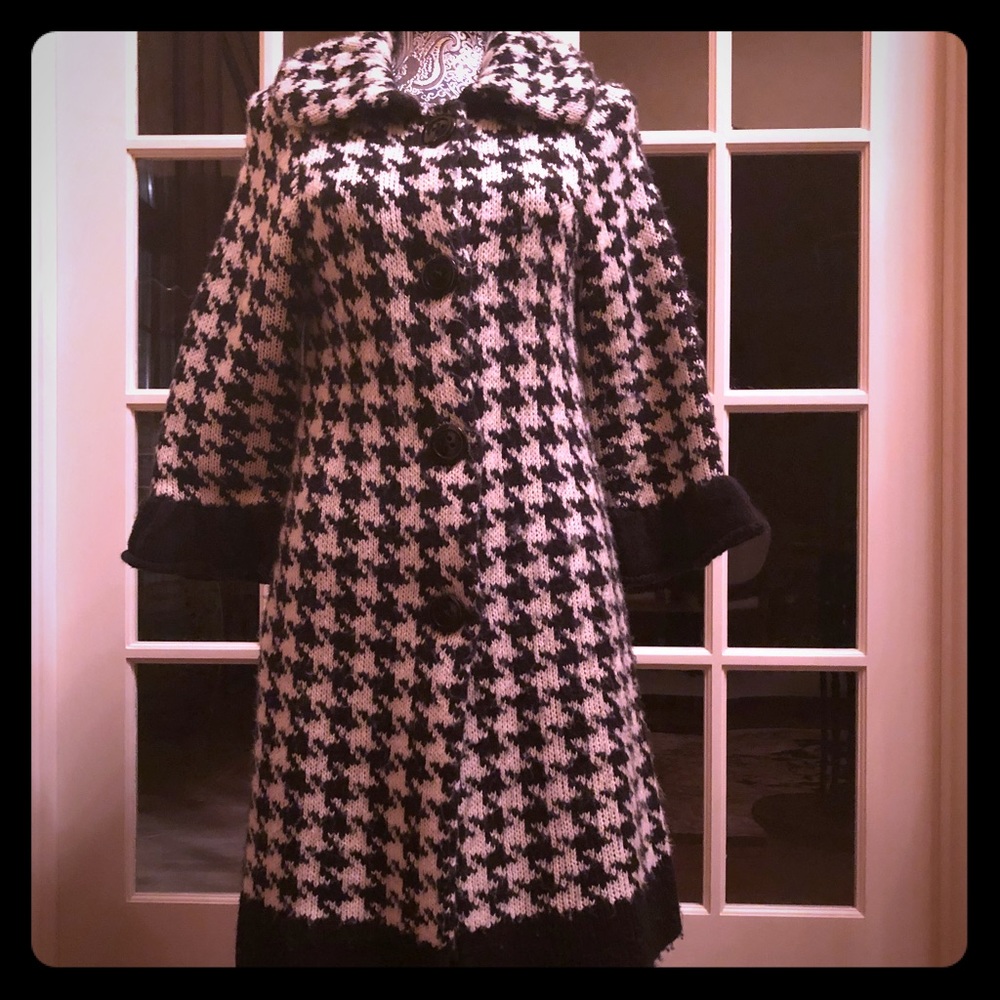 Black and white houndstooth cardigan jacket