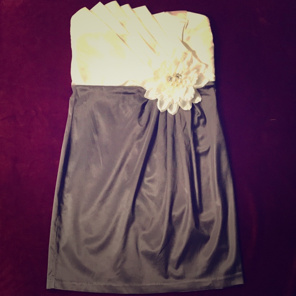 **TRIXXI** White/Grey Stain Dress w/ Floral Decal