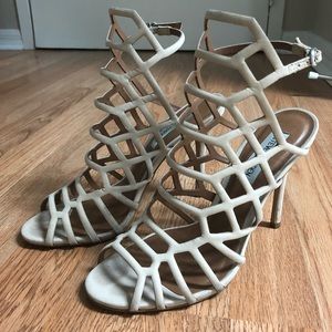 STEVE MADDEN  BEIGE CAGED HEELS