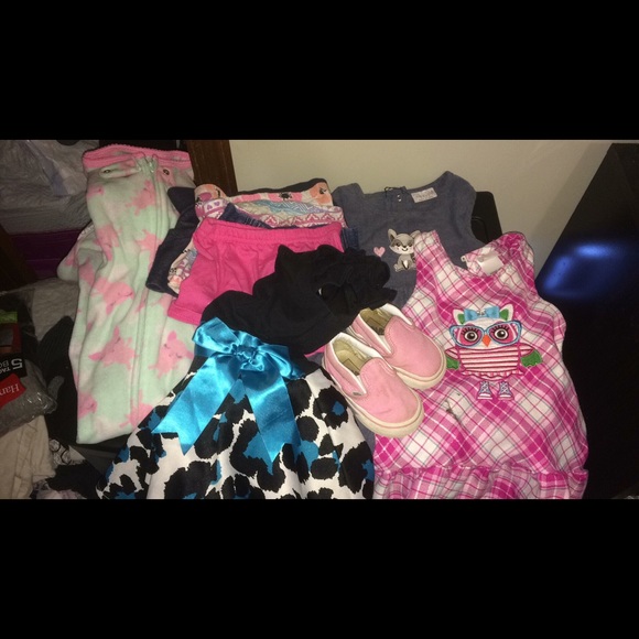 Girls 24 month lot - Picture 1 of 2