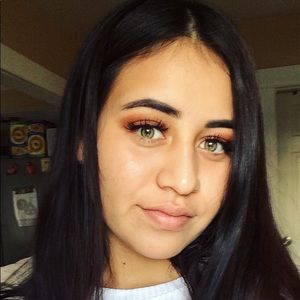 Meet your Posher, Jasmin