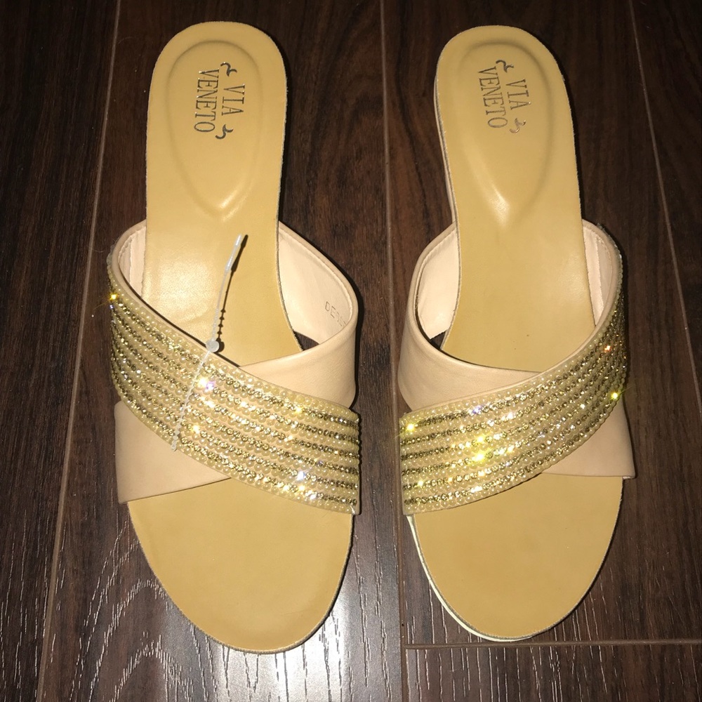 New Via Veneto Gold Stone And Pearl Shoes Sz 10