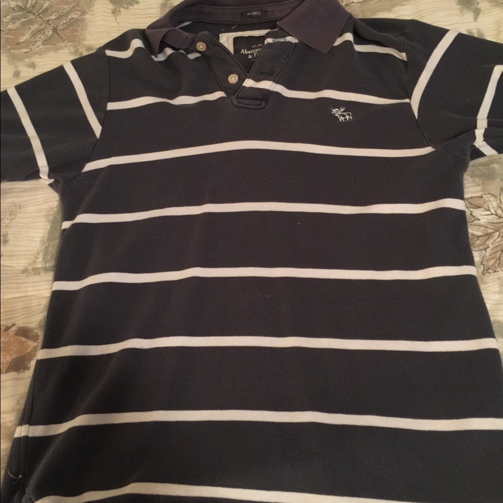 Abercrombie polo size XL but fits large