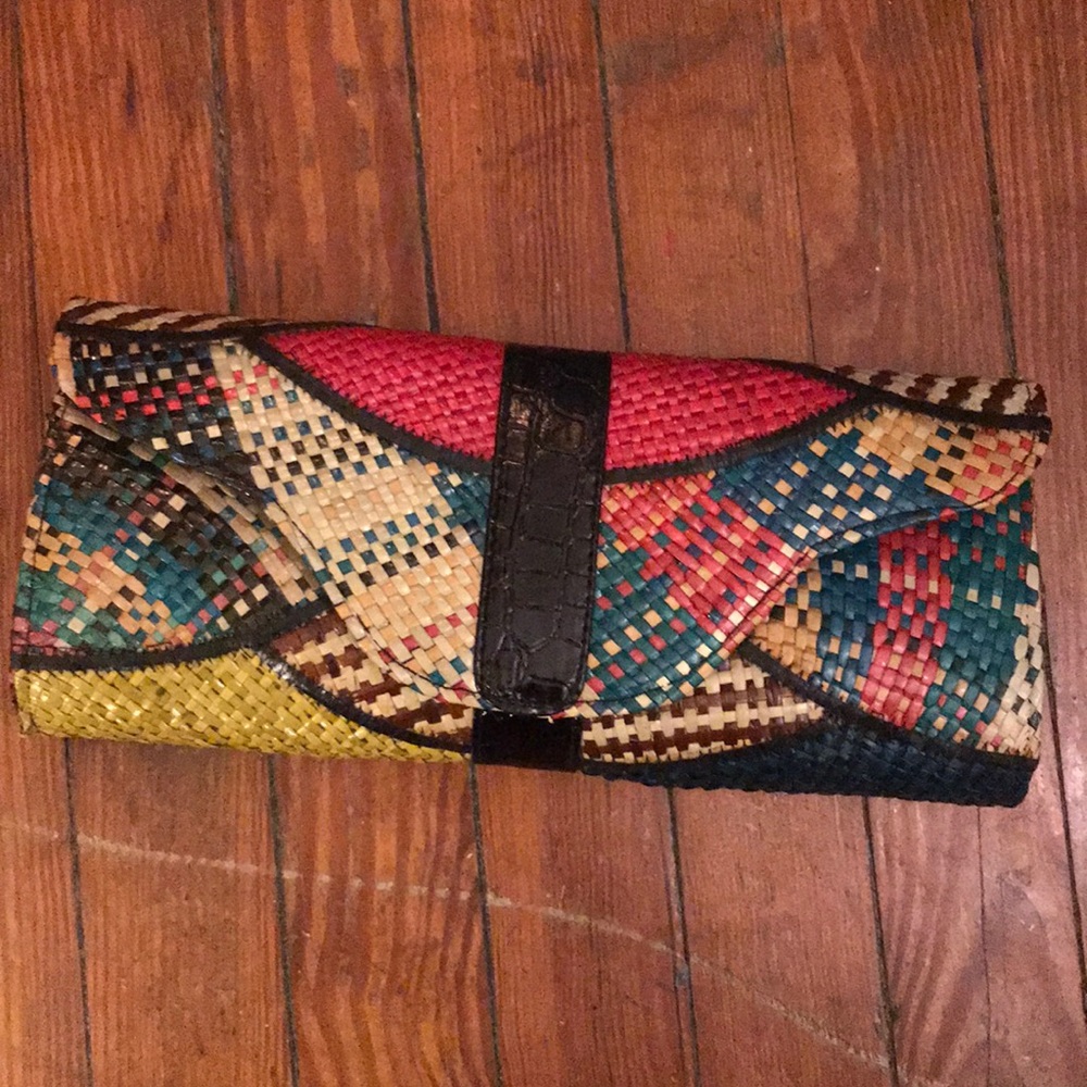 Straw multi color clutch