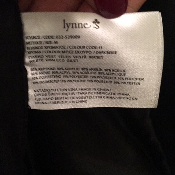 Faux fur vest with faux leather hood - Picture 4 of 5