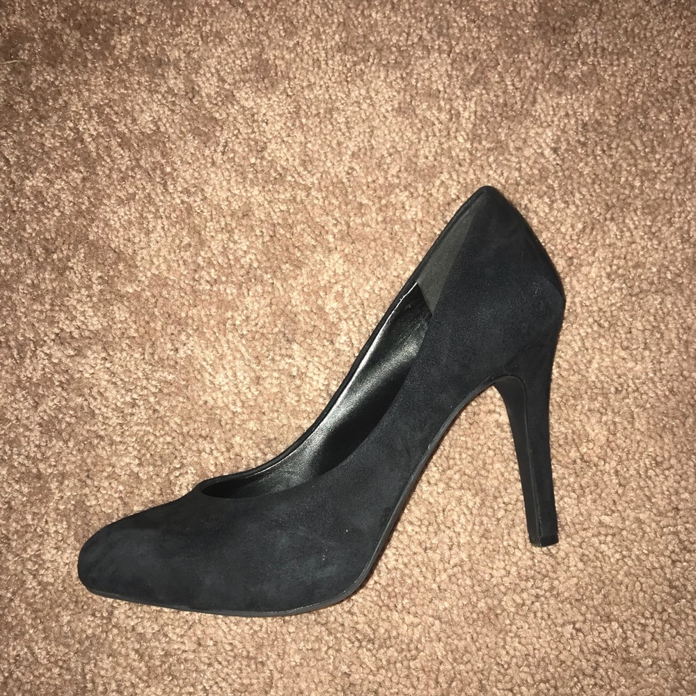 Black suede heels