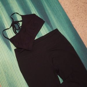 Black Yoga Set! (Crop leggings & Sports bra)