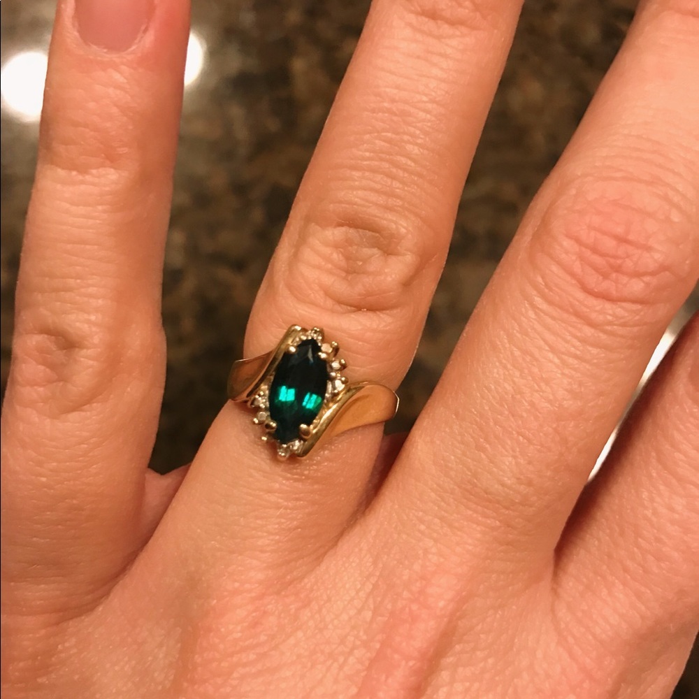 Genuine Emerald, Diamond and Gold Ring!!!