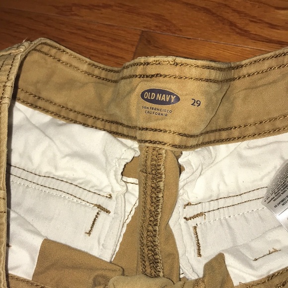 Old navy khakis shorts! - Picture 2 of 2