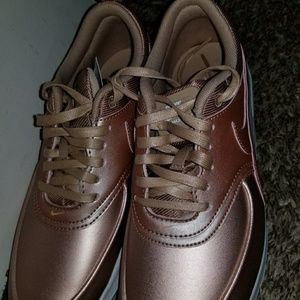 Nike Air Max Thea Rare Edition in Rose Gold size 7