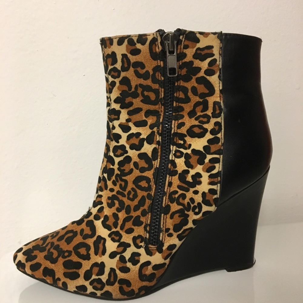 AXNY Leopard Wedge 4in Ankle Boots