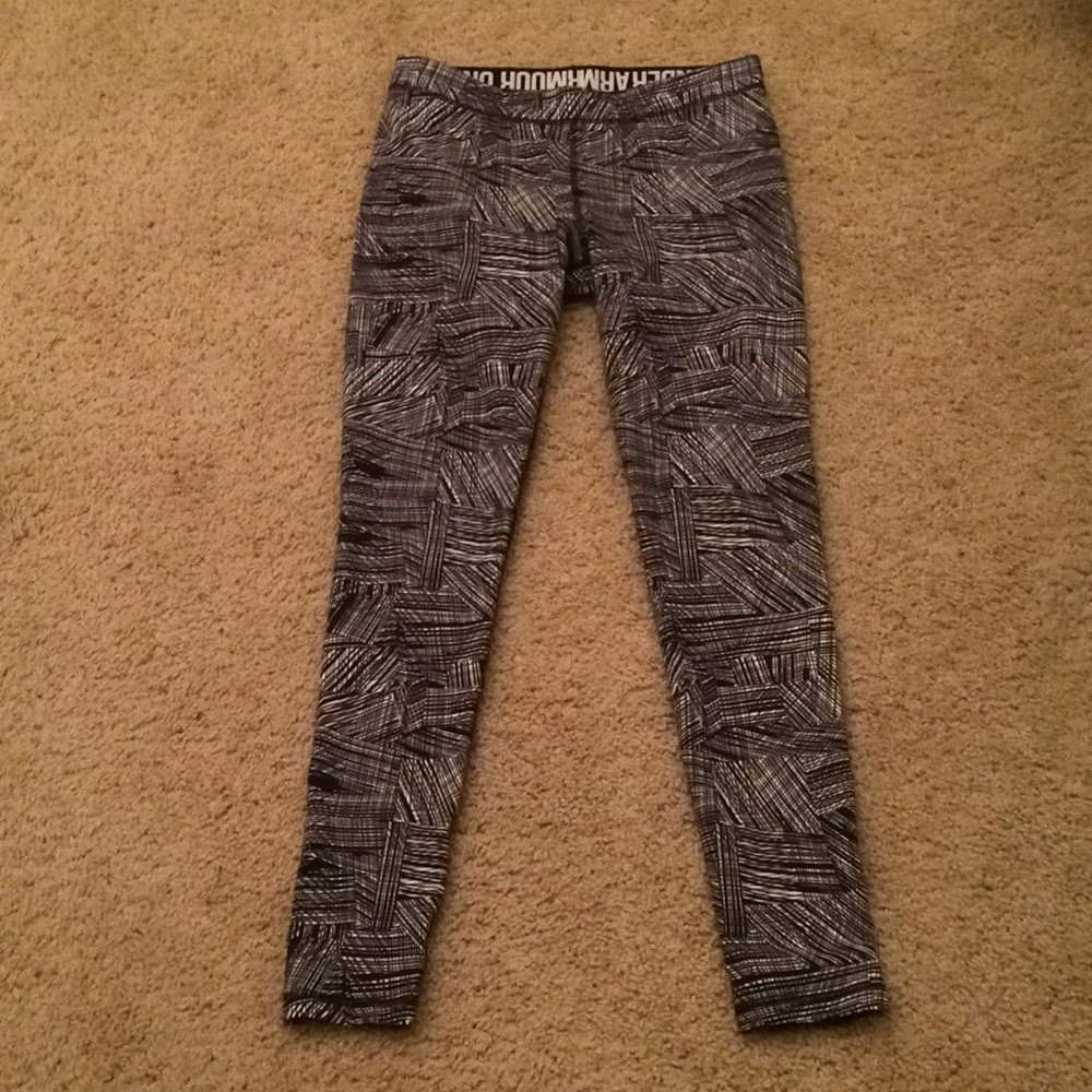 Patterned Under Armour leggings with leg graphic