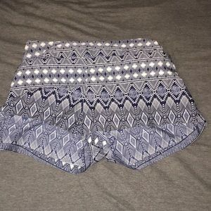 Patterned flowy shorts