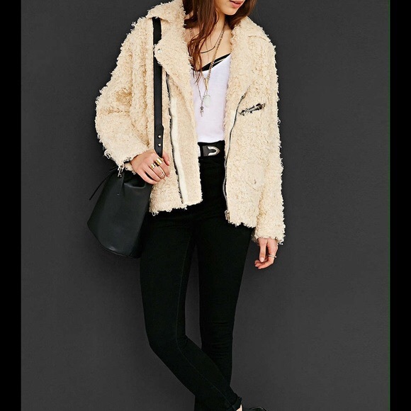 ❤️SOLD❤️UNIF x urban outfitters poodle moto coat - Picture 3 of 4