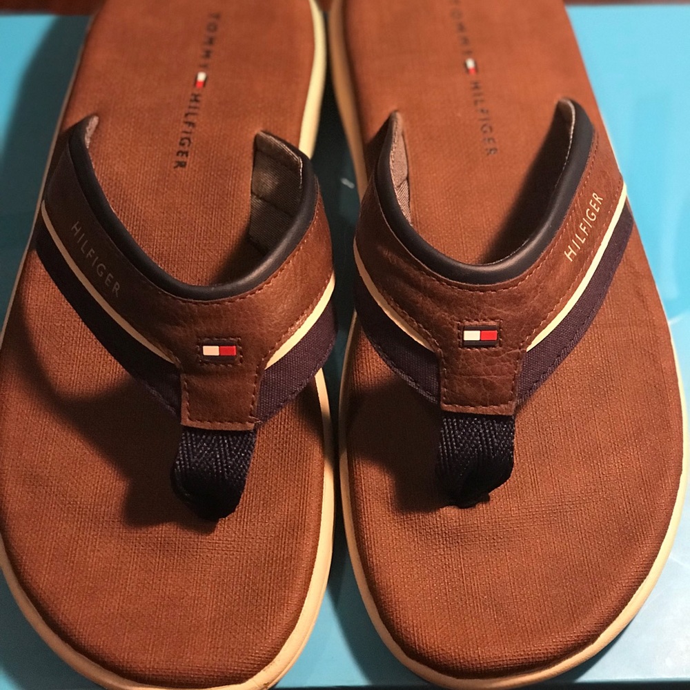 HOST PICK🎉Tommy Hilfiger Slides🎁
