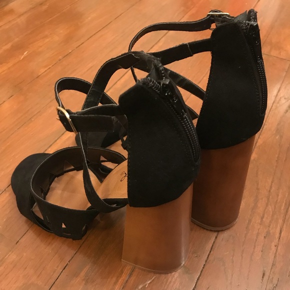 🔴4 for 25🔴 Qupid Wood Block Strappy Suede Heel - Picture 6 of 8