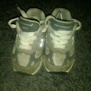 New Balance tennis shoes