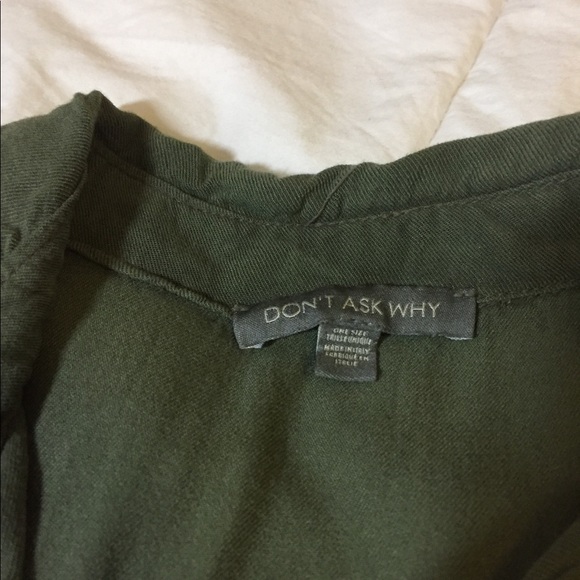 Green button up cropped shirt - Picture 2 of 2