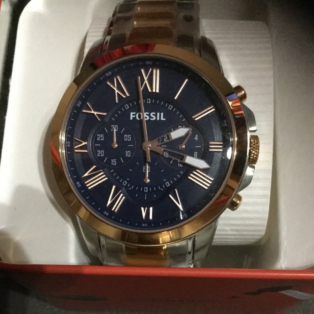New Men's Fossil watch - Picture 1 of 3