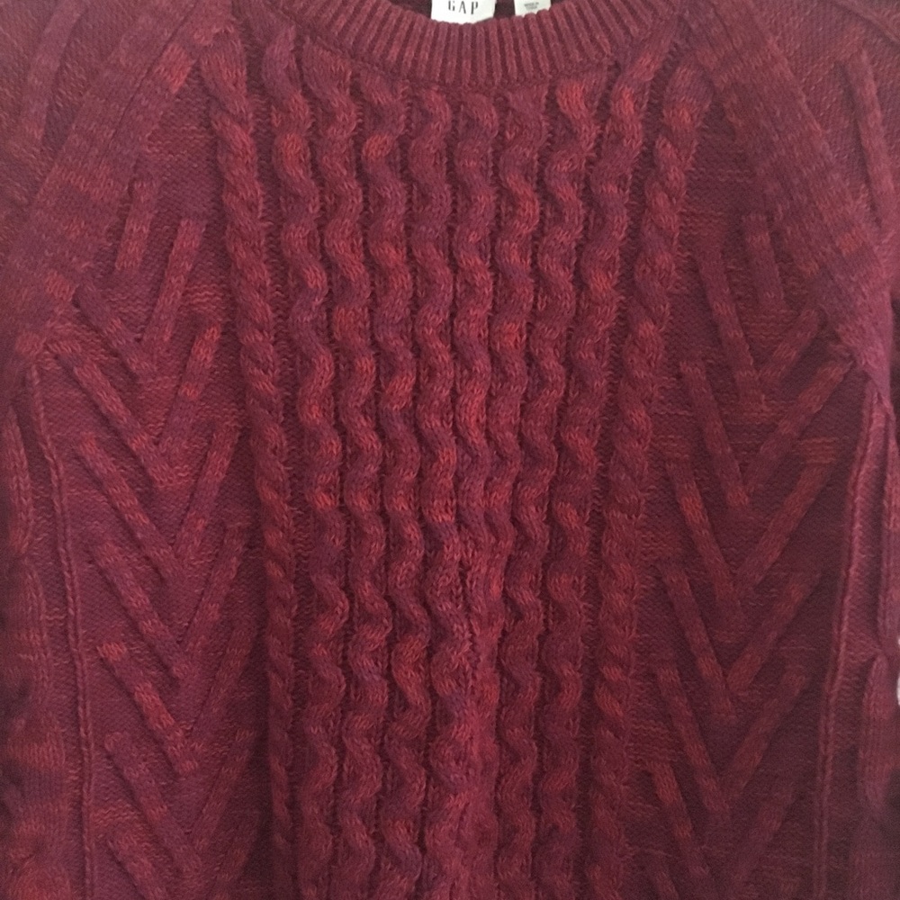 Beautiful Cable Knit Sweater New without Tags
