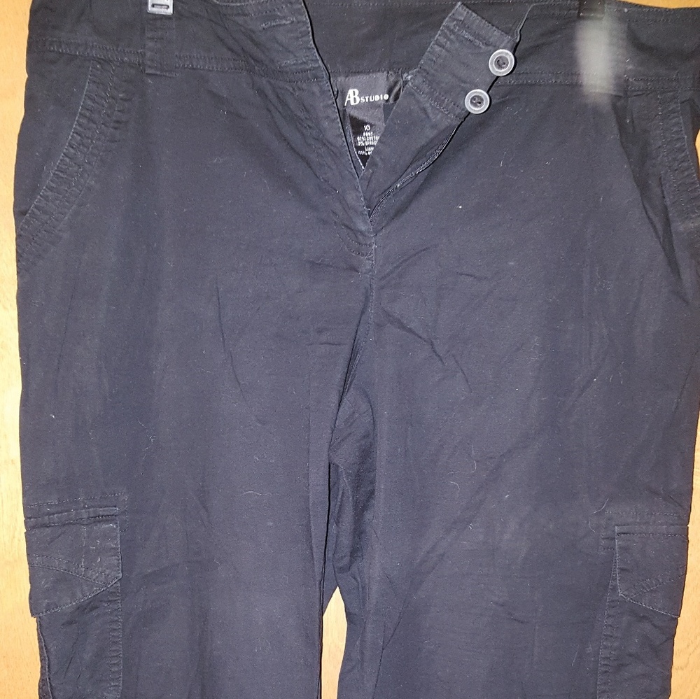 Black carpenter capris