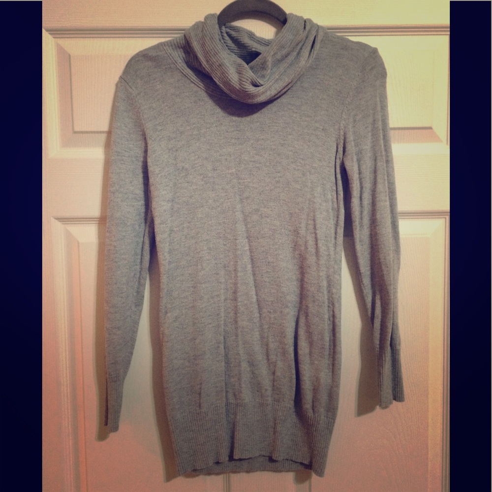 Gray form fitting sweater