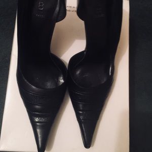 ❗️Sale❗️ Black pointed toe pumps.