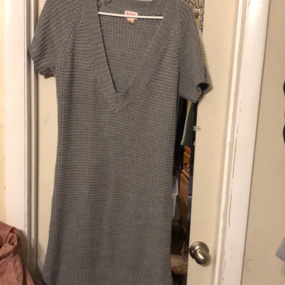 Xl short sleeve v neck sweater