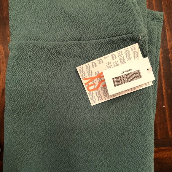LuLaRoe Dresses & Skirts - BNWT XS LuLaRoe Cassie