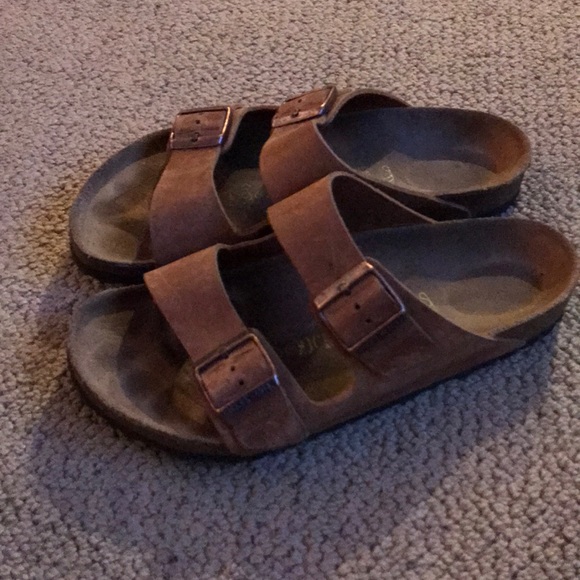 Men’s Size 10 Birkenstock Arizona slip ons - Picture 2 of 3