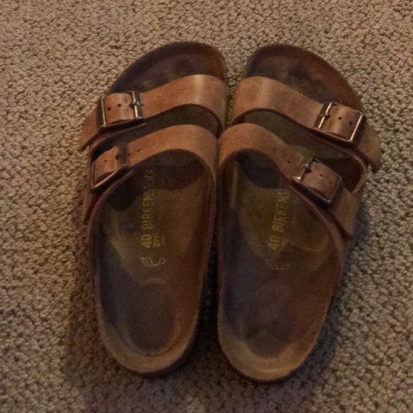 Men’s Size 10 Birkenstock Arizona slip ons - Picture 3 of 3