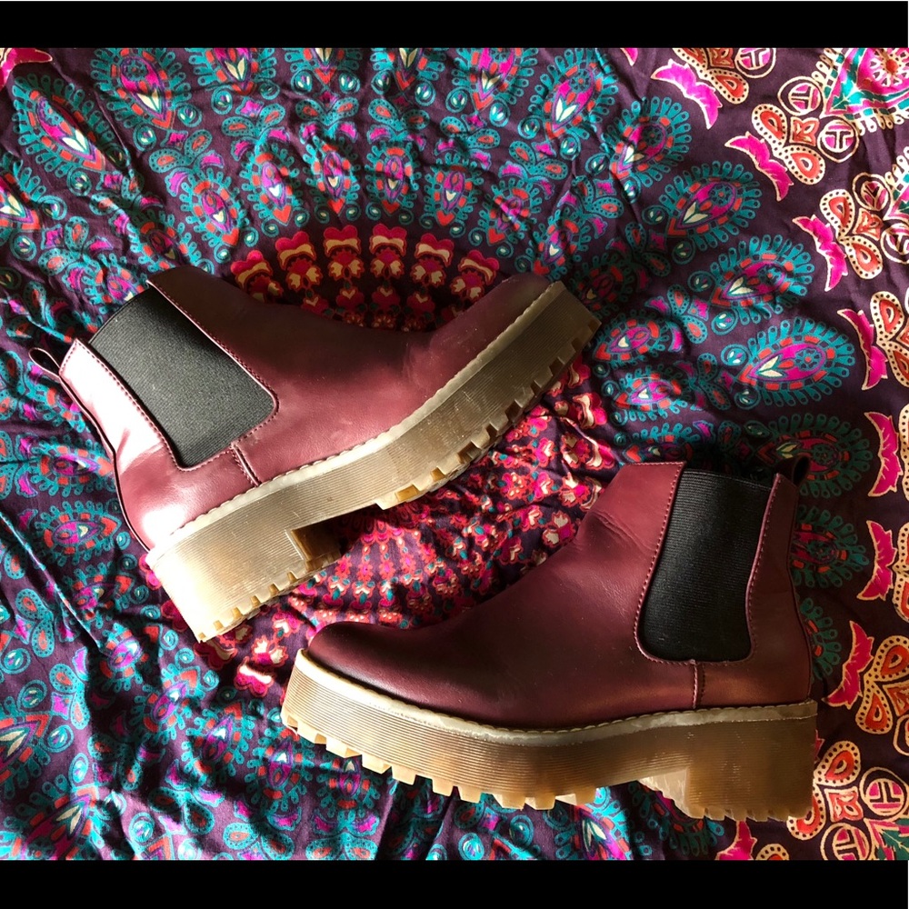 H&M Oxblood Platform red Chelsea boots size 8