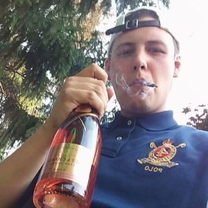 Meet your Posher, Riley