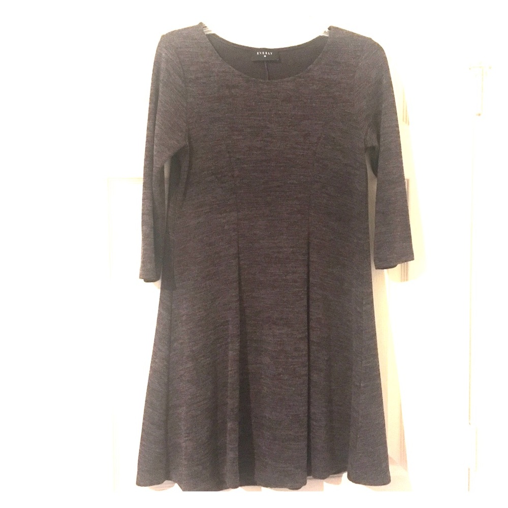 Quarter sleeve dark gray dress