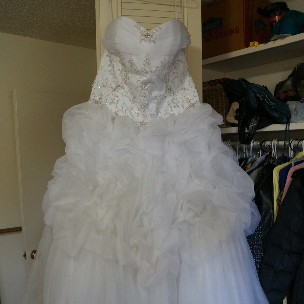 Princess style wedding dress NWT Fiesta XXXL or 3X