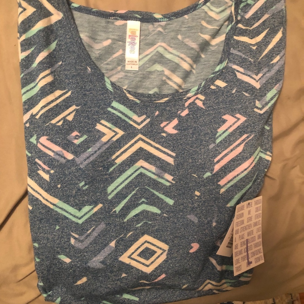 LuLaRoe Large Classic T NWT
