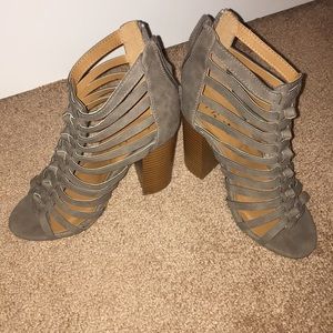 Olive green strappy shoe