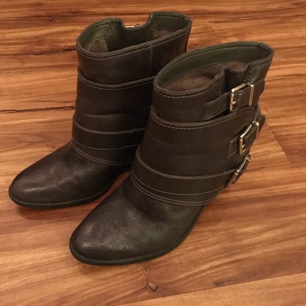*SOLD* Jessica Simpson black buckle booties