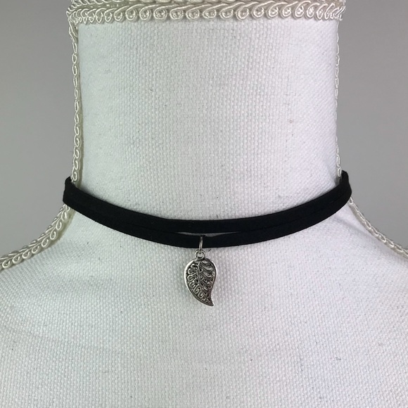 DaniRogue Double Wrap Leaf Choker - Picture 2 of 5